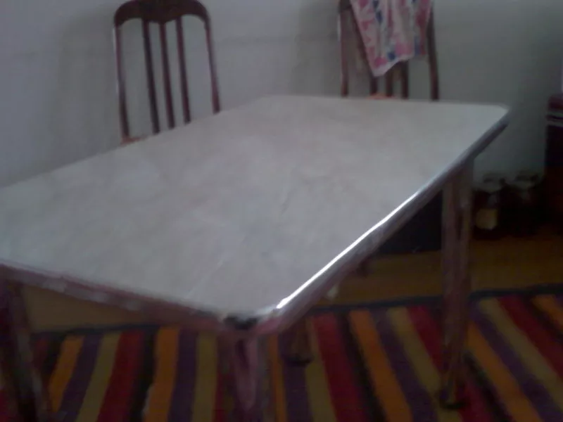 стол кухонный+4 стула