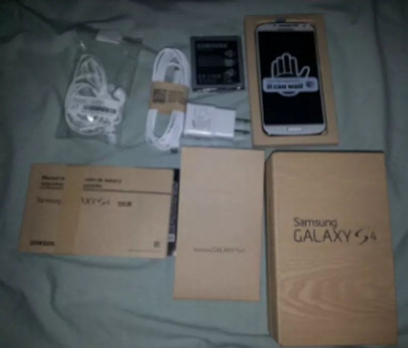 Apple iPhone 5 64gb, Samsung Galaxy S4, Blackberry Q10 4