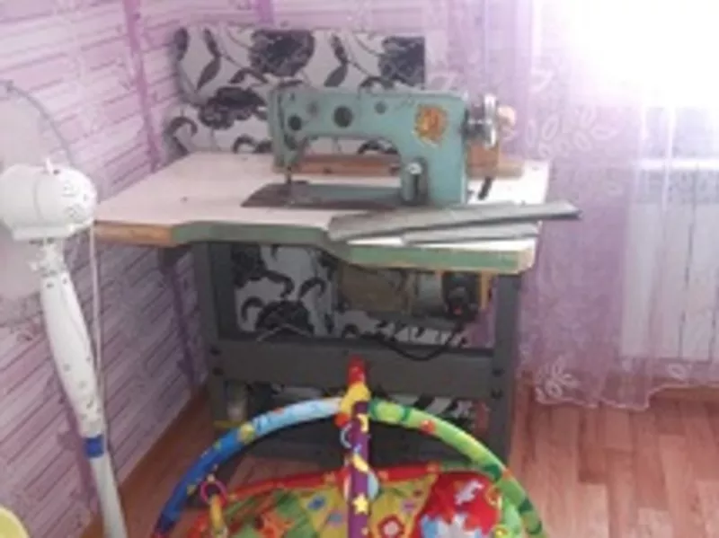 Продам Промышленную швейную машинку 1022/  цена 30000 3