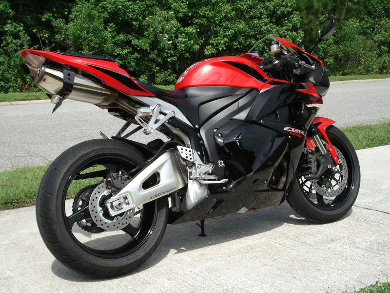 Мотоцикл Honda CBR 600 ( красный )